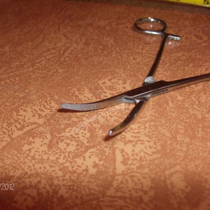 5.5 inch Curved Locking Forceps, Hemostats, Clamps