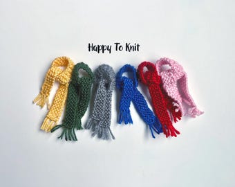 Hand-knitted scarf for Fashion dolls and Amuse peanut