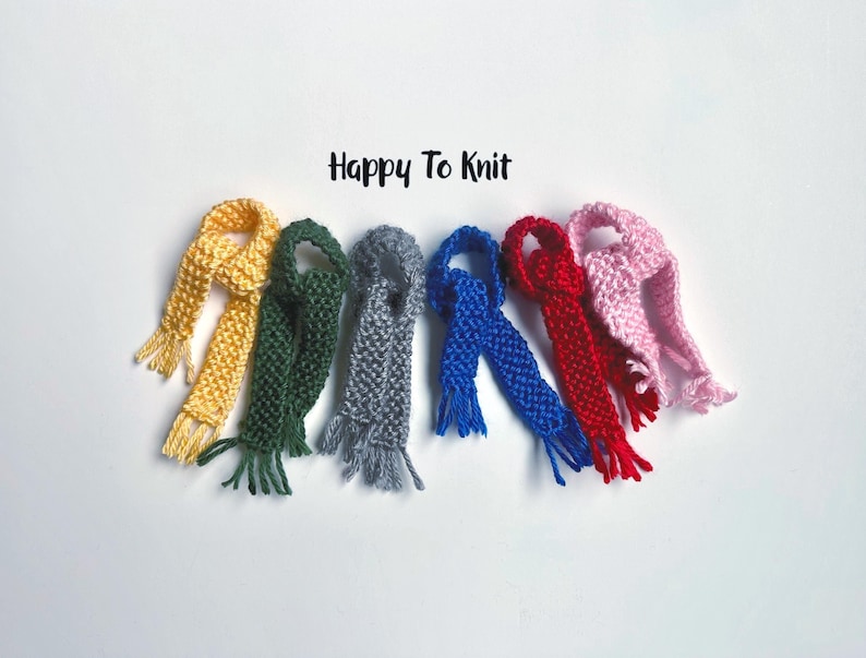 Hand-knitted scarf for Fashion dolls and Amuse peanut image 1
