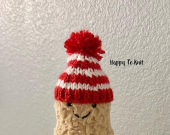 Hand-knitted hat for amuse peanut plush