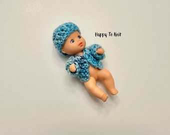 Miniature baby clothes. Sweater and hat to fit a 2.5" doll