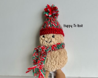 Hand-knitted hat and scarf for amuse peanut plush