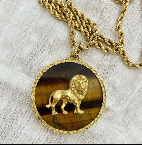 Vintage Bucherer Leo Zodiac Pendant