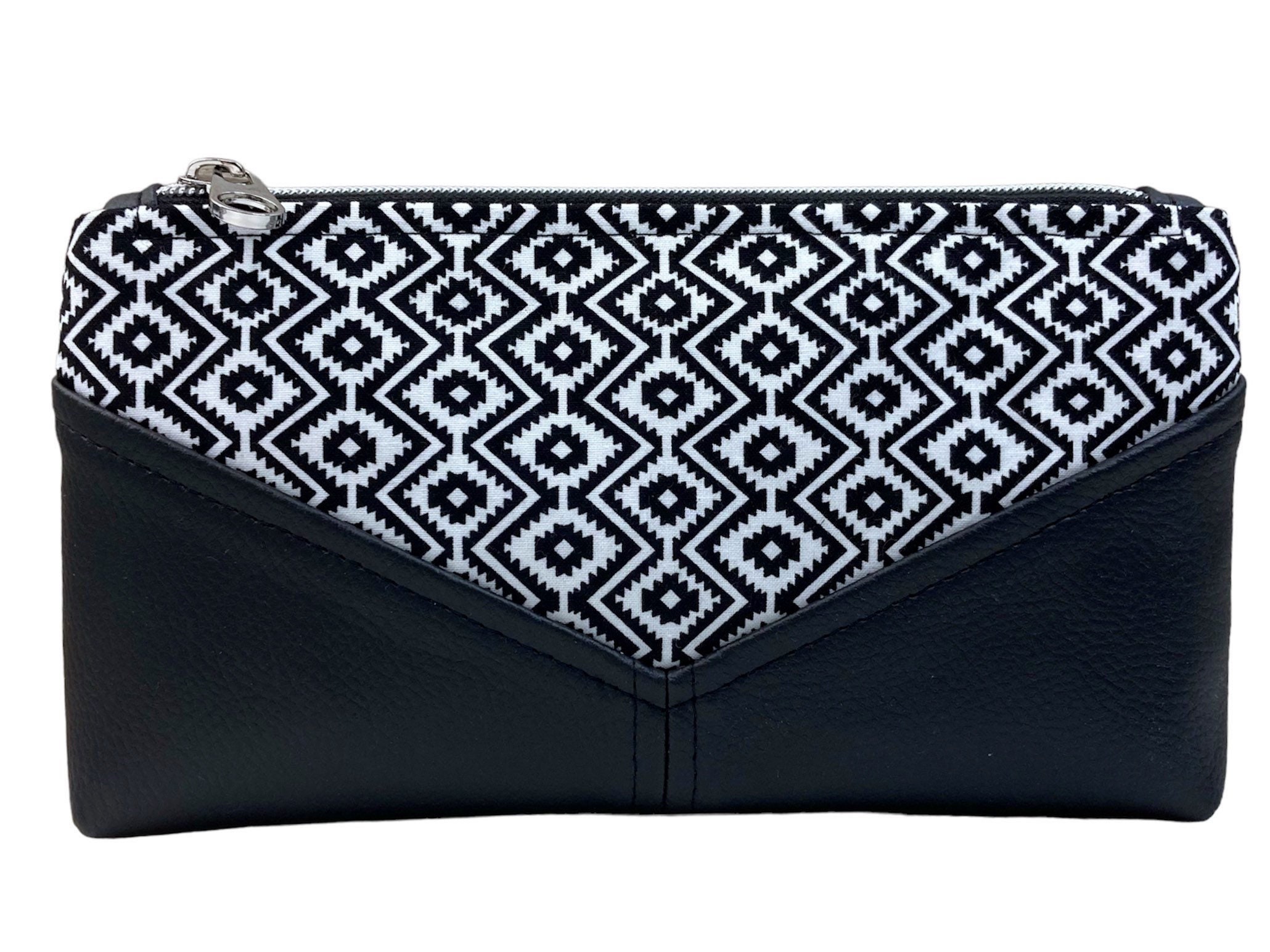 Black and white clutch bag deals