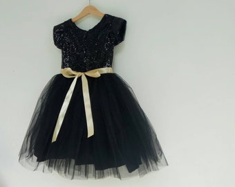 black and gold traditional dresses