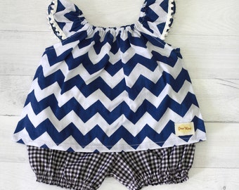 Chevron Baby set clothes, Navy chevron baby top and black and white checkered bloomer, baby girl clothes