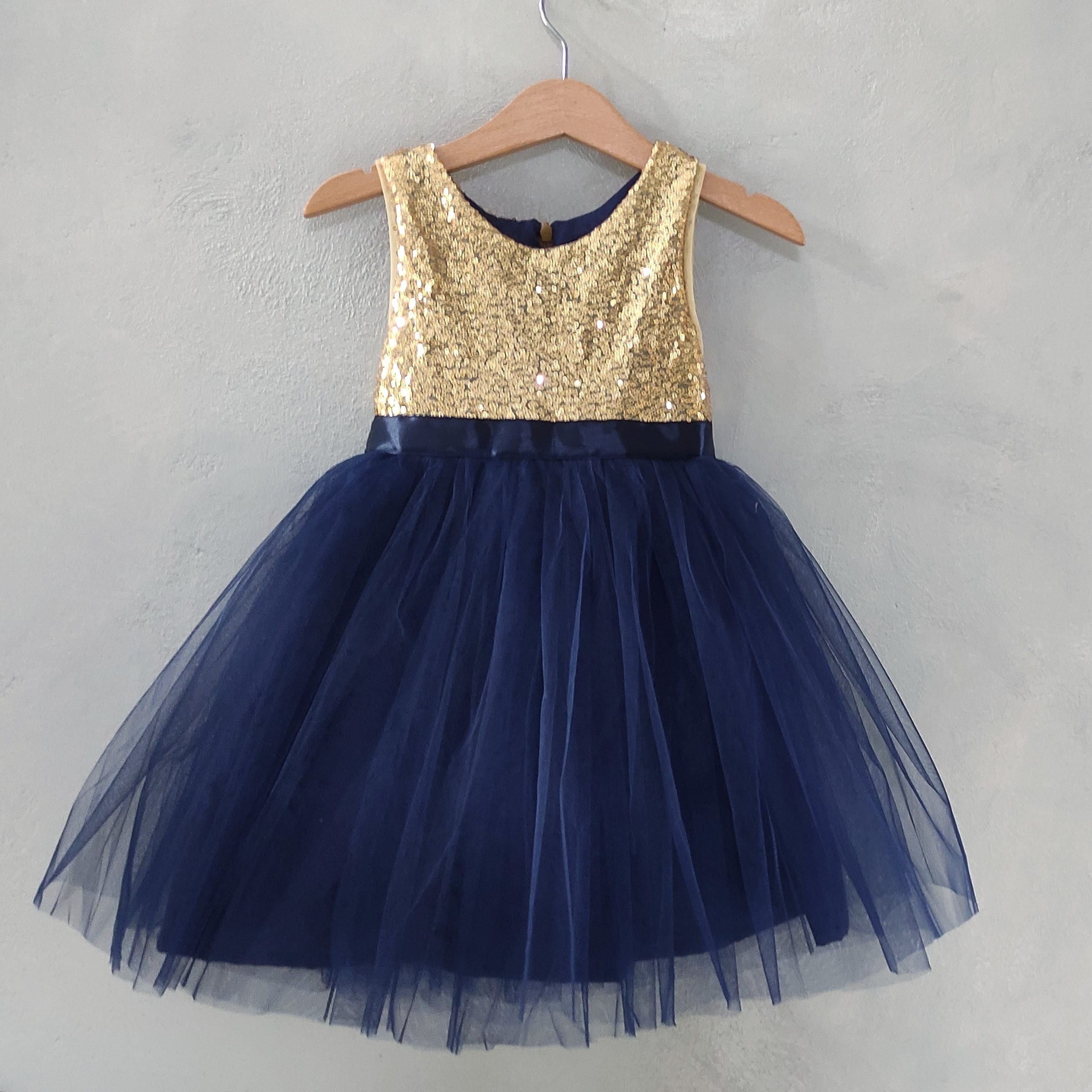 Vestido de niña de flores de boda dorado y azul marino para - Etsy México Vestido de niña de flores de boda dorado y azul marino para - Etsy México