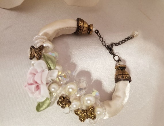 Vintage white satin Butterfly faux pearl flower b… - image 1