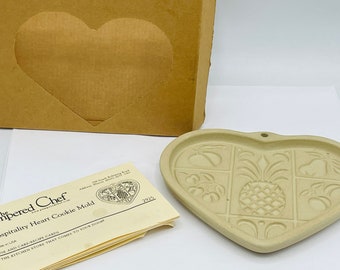 Pampered Chef Hospitality Heart Cookie Mold Family Heritage Stoneware 2001 USA- Original box- Unused