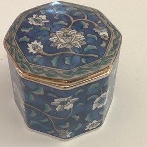 Etude Takahashi San Francisco Porcelain Trinket Box 3.7 x 2 Hand Decorated 1986 image 1