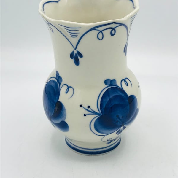 Vintage Vase  Blue and White Hand Made Gzhel in Russia USSR Gschel Keramik Russland -Nice Condition