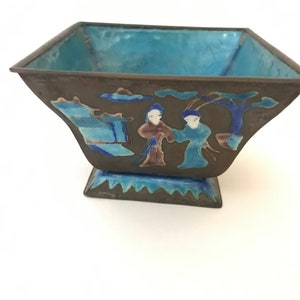Antique Chinese Bowl Cloisonne figures in different occasions