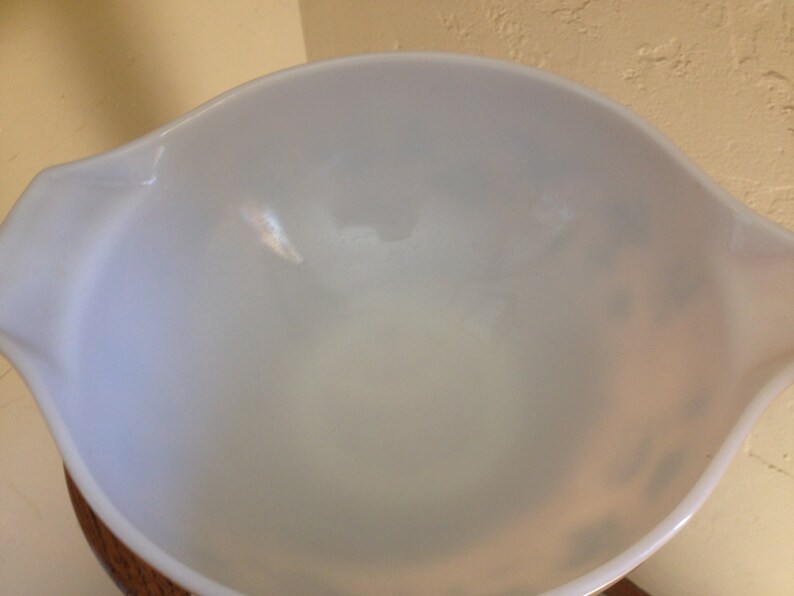 Vintage 2 Pyrex Brown, White & Gold Leaf Early American Large Cinderella Mixing Bowls 444 443 Great Condition. image 5