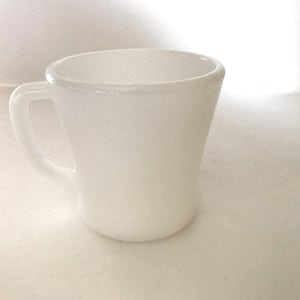 Vintage Federal  milk glass Coffee Mug- D Shaped Handle