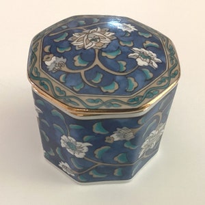 Etude Takahashi San Francisco Porcelain Trinket Box 3.7 x 2 Hand Decorated 1986 image 5