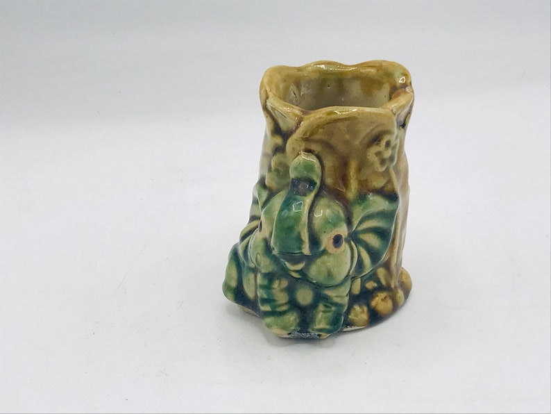 Vintage Majolica Green Vase planter cute little elephant on the rim-Great condition 4 image 2