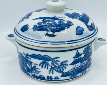 Vintage Blue and White lidded Soup Tureen Featuring  China Country Scene- 6.5"- Chip Free