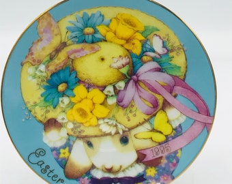 Vintage "My Easter Bonnet" Porcelain Plate Trimmed In 22k Gold 1995 Avon Collectibles Nice Condition