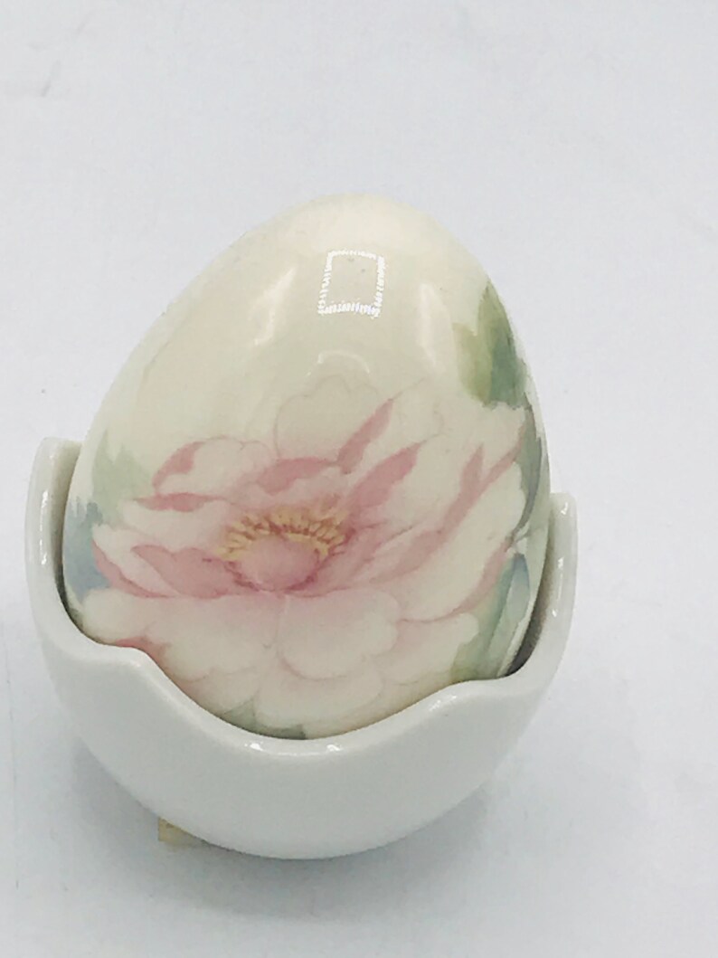Vintage porcelain Floral Egg with Crack Egg Porcelain Holder Easter GIft Decoration 3 1/4 image 1