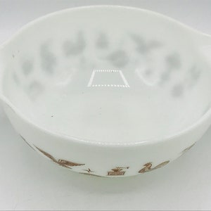 Vintage 2 Pyrex Brown, White & Gold Leaf Early American Large Cinderella Mixing Bowls 444 443 Great Condition. image 7