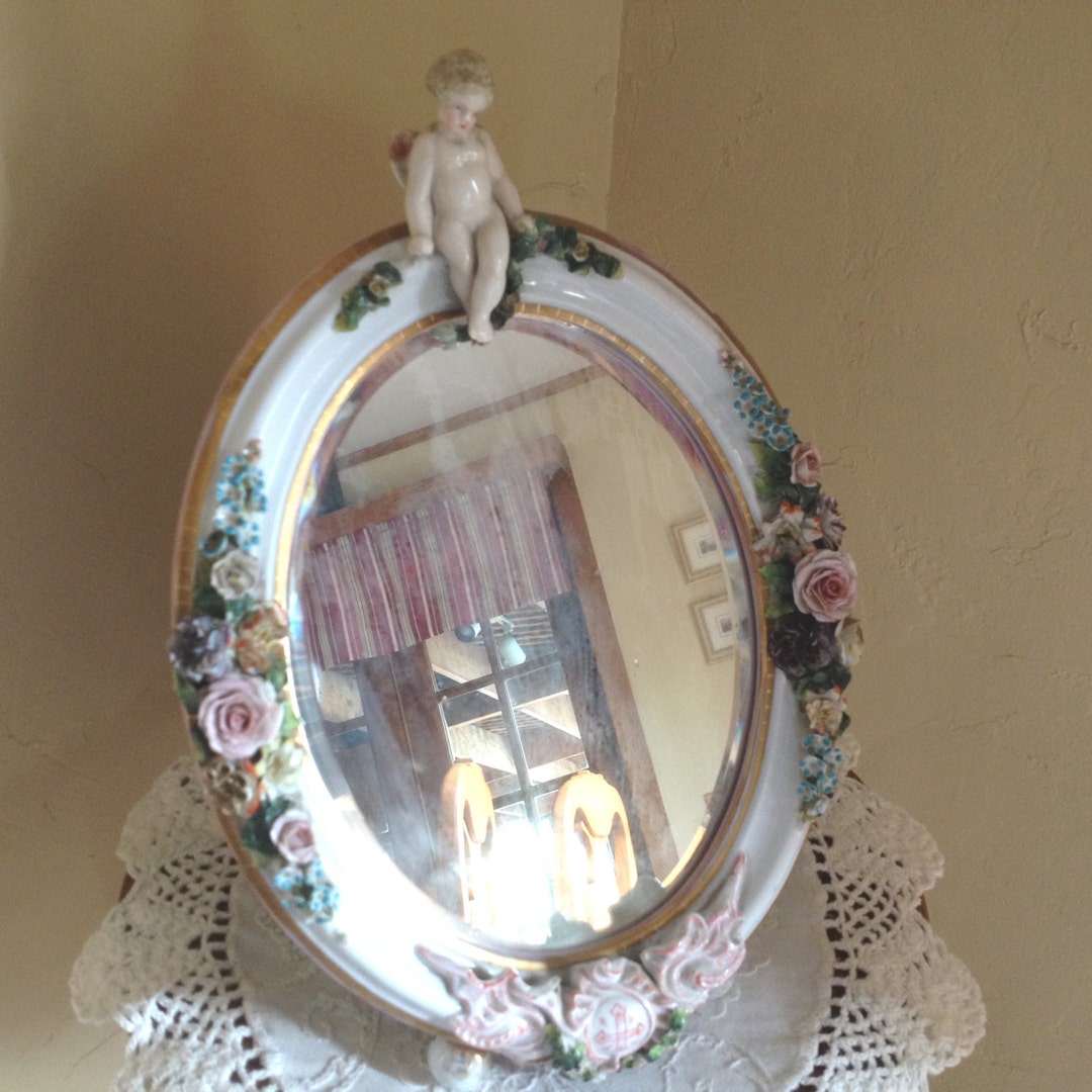 3961⭐️スモーキーブロッチ⭐️小中輪⭐️アンティークカラー⭐️コンパクト⭐️広瀬⭐️ Lovely Oval Antique Continental Porcelain : Sitzendorf Cherub