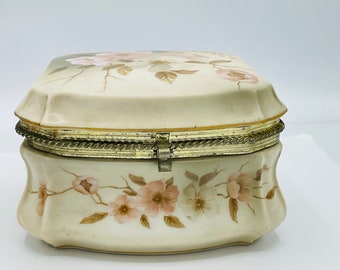 Vintage Victorian Gardens Hummelwerk Dogwood Porcelain Trinket Jewelry Box