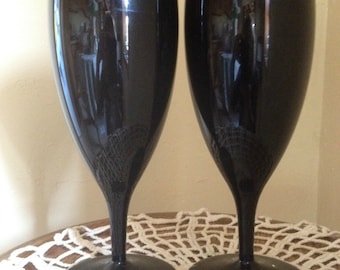 Pretty vintage Pair of Dark Amethyst Water, Wine or Juice goblets