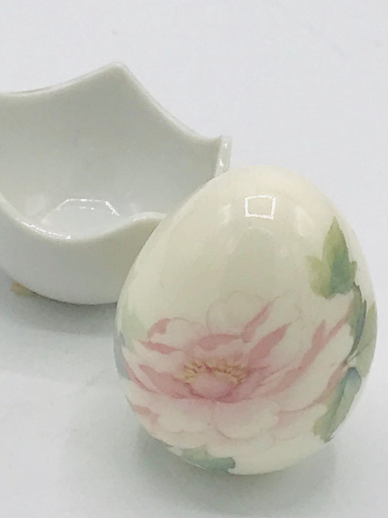 Vintage porcelain Floral Egg with Crack Egg Porcelain Holder Easter GIft Decoration 3 1/4 image 6