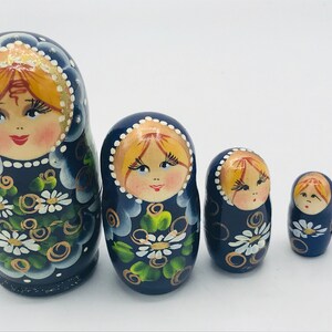 Vintage  5 PC  Russian Nesting Dolls  Hand Painted Blue Girl Figure 4 &quot;