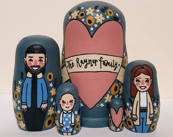 Family of 3 - FLORAL CLUSTER Personalised nesting dolls, family portrait, matryoshka dolls.