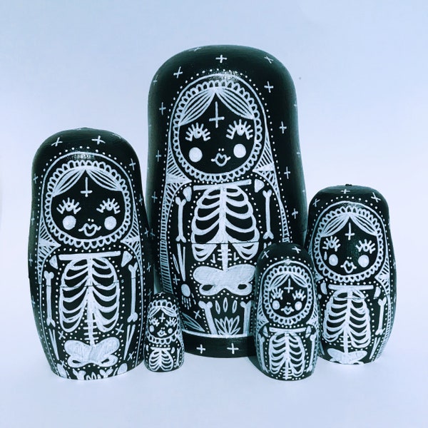 Russian Dolls, russian nesting dolls, matryoshka babushka dolls, dolls in dolls, Russian doll set, Day of the dead, skull, mexican, gothic