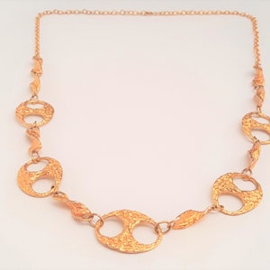 Vintage 1970s faux gold necklace (F4198)