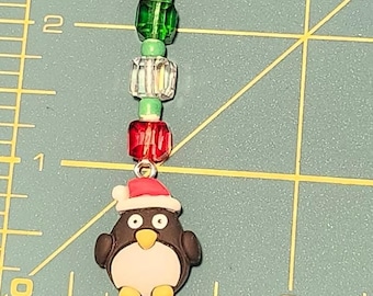Penguin red/green/white zipper pull