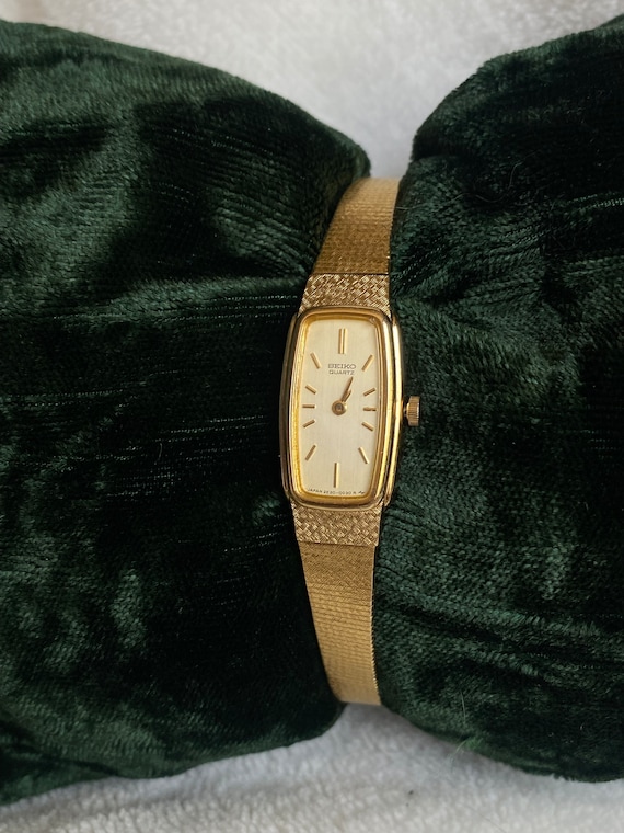 Rare Vintage 80s Seiko Elegant Dainty Watch