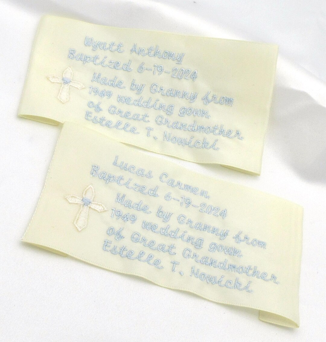MOYENNE étiquette brodée pour robe de baptême/baptême, nom d