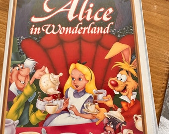 Walt Disney Alice In Wonderland Master Piece Collection