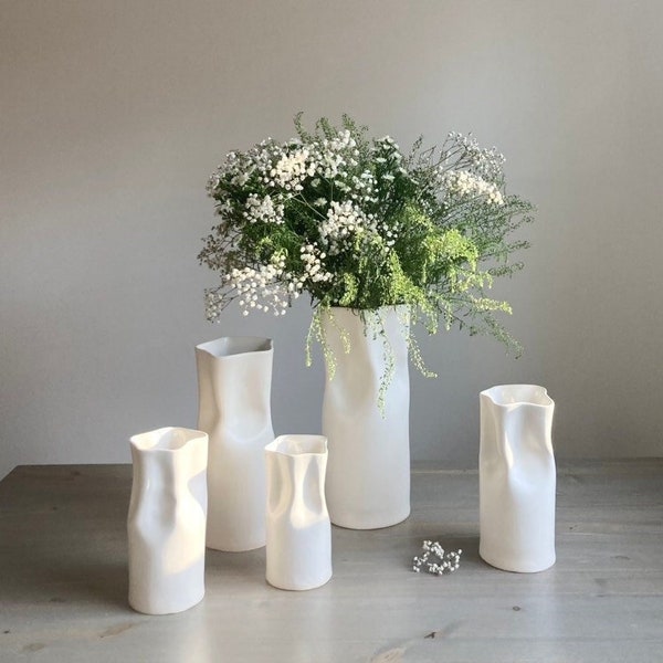 Ceramic vase with satin finish