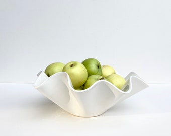 Ceramic Gloss White Wavy Bowl Medium