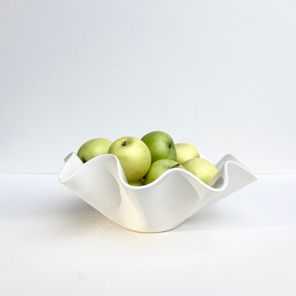 Ceramic Gloss White Wavy Bowl Medium