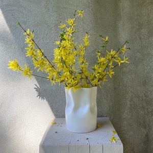 Ampio vaso/portautensili in ceramica con finitura satinata