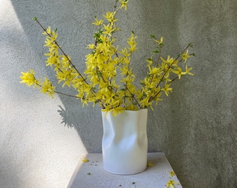 Wide ceramic vase / utensil holder with satin finish