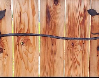 Twig and leaf towel bar