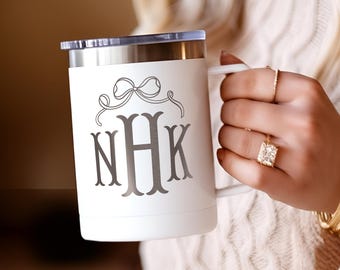 Taza de viaje personalizada con monograma floral: Vaso de café de acero inoxidable grabado