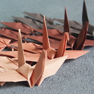 100 Origami Papier Kraniche Bastelparty Hochzeit Weihnachten Geschenk Dekor Vogel PapierWaren Kranich Alle Kaffeetöne Bunt