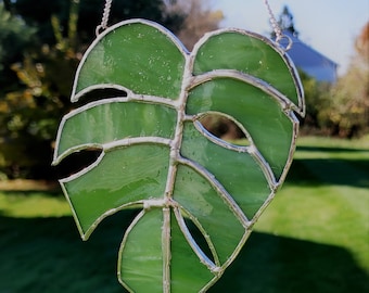 Stained Glass Monstera Leaf - Medium Green