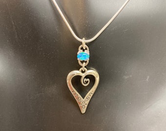 Heart pendant necklace