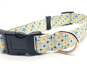 Adjustable blue geometric daisy dog collar