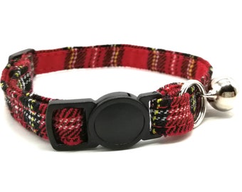 Red tartan breakaway safety collar