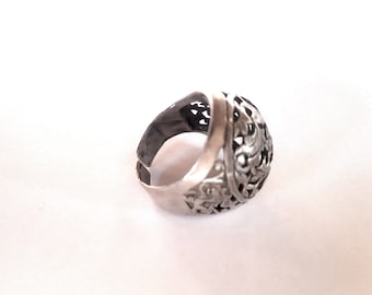 Vintage bold filigree floral artisan sterling silver ring