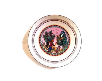 Aladdin lamp wall hanging mid century ROYAL KPM china plate.